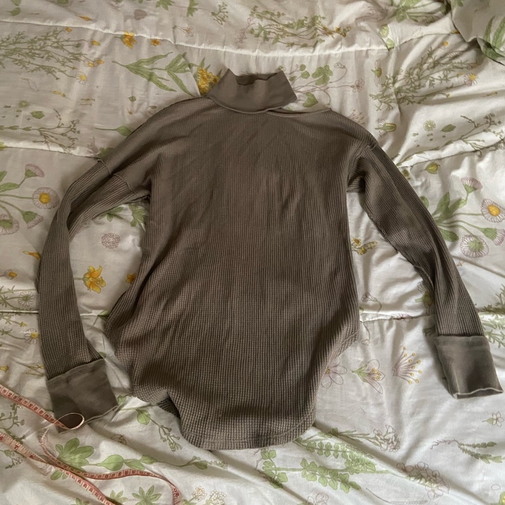 We the free asymmetrical green top